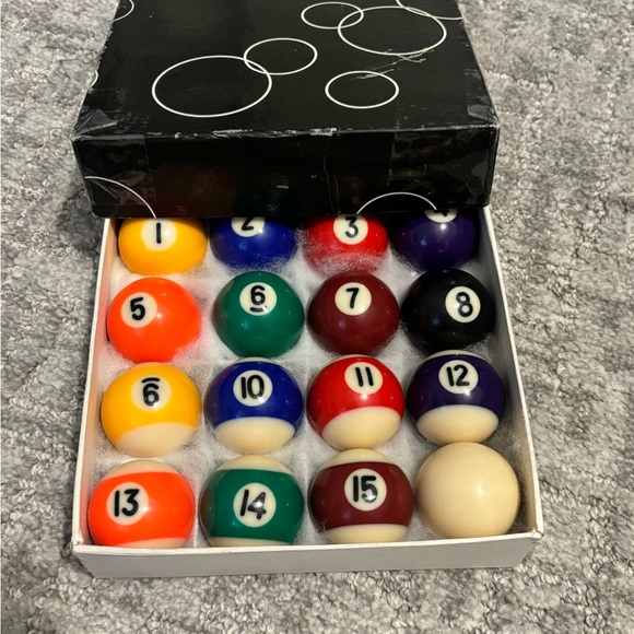 Gebhardt’s The Action 1-1/2" Miniature Pool Ball Set - Picture 4 of 4